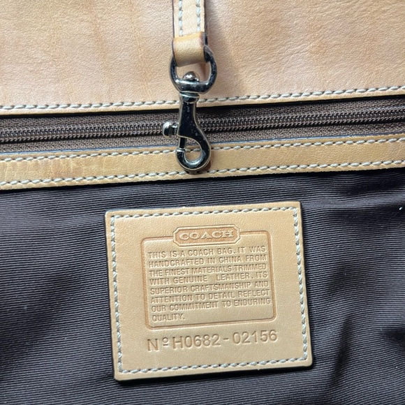 Authentic Vintage Coach Tan Signature inner pocket, Fabric & Leather Hobo Bag - Picture 6 of 13